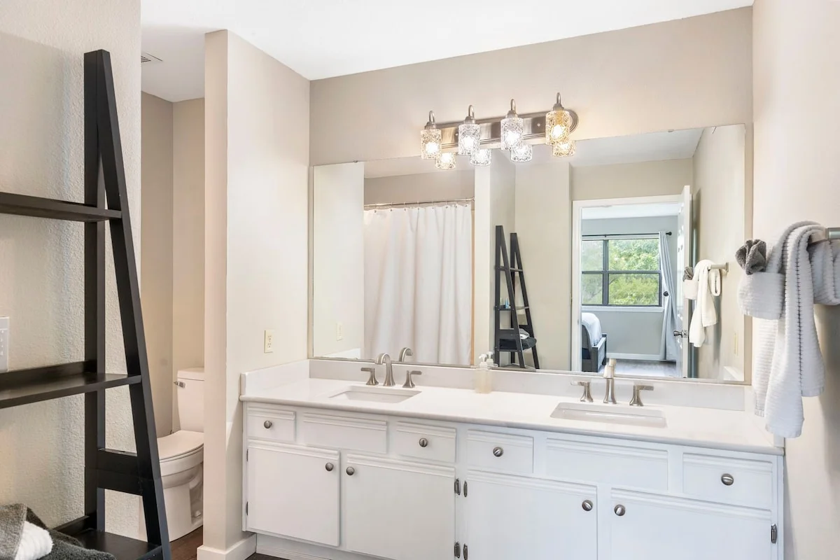 Ensuite master bathroom