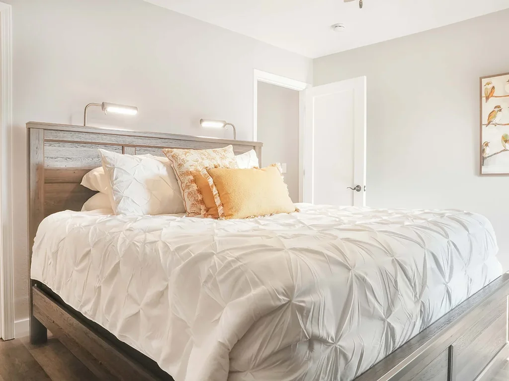 Ozark Lakeside Loft, Scenic View & Modern Comfort
