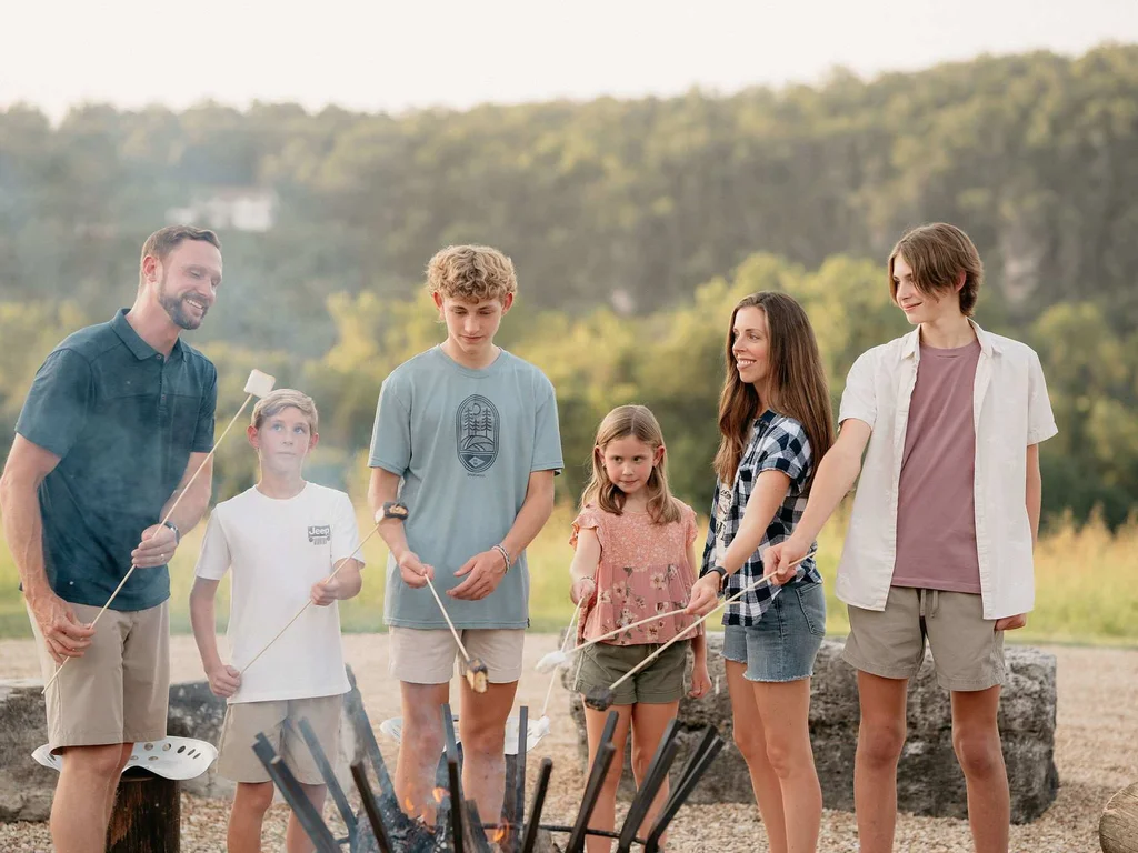 Family Wagon | Lake Access, Hiking Trails & Kayaks