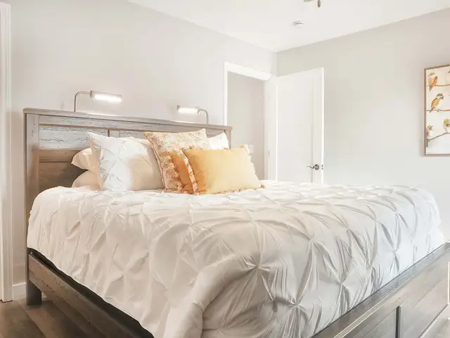 Ozark Lakeside Loft, Scenic View & Modern Comfort