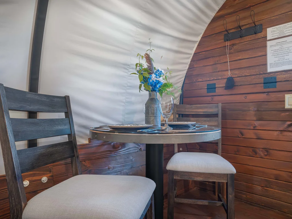 Cozy Couples Wagon | Lake Access + King bed