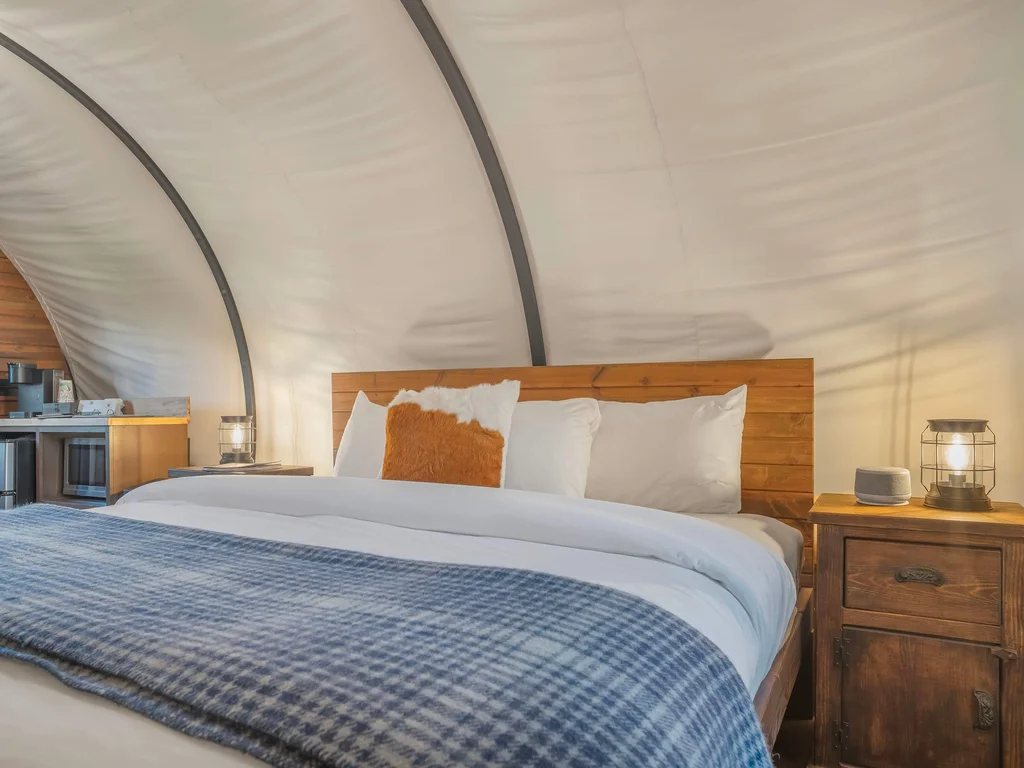 Cozy Couples Wagon | Lake Access + King bed