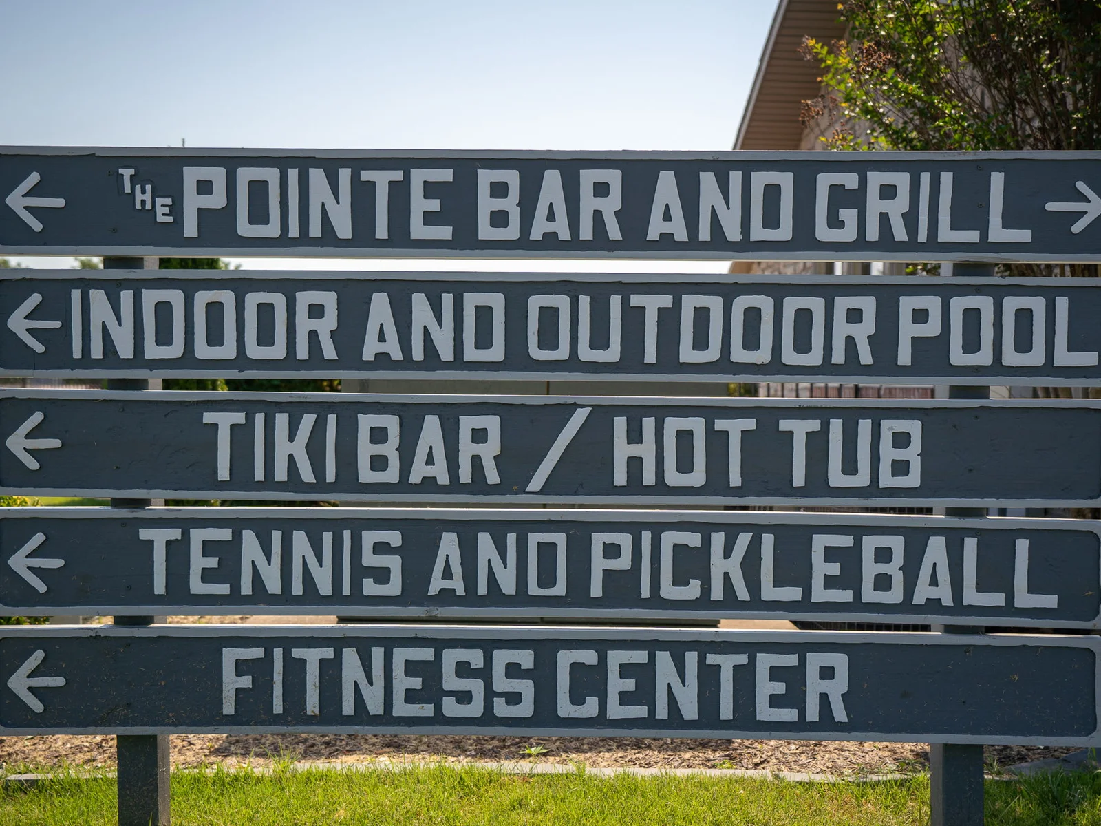 Pointe Royale Amenities Sign