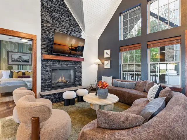 Rockwood’s Lakeview Oasis