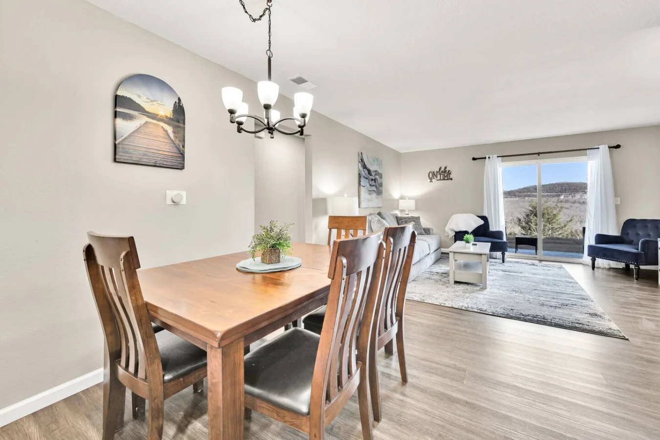 Mornings made easy. ☕️ Start your day in this sun-filled dining area, where the only thing you’ll hear is the sound of the family waking up. Whether it's a quick bite before heading out or a full spread, this space is the heart of our quiet, family-friend