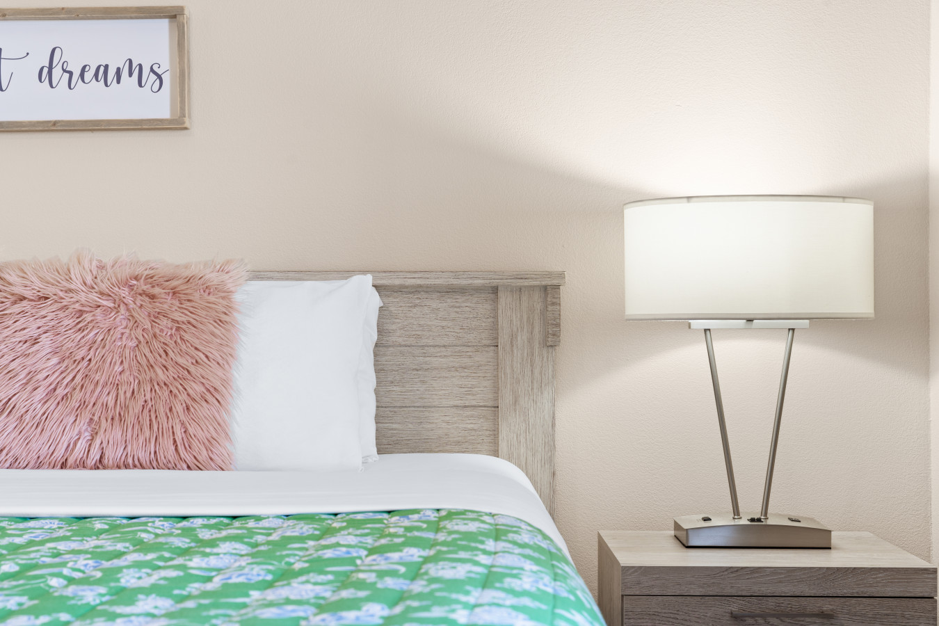 3 Bedroom close to the Strip