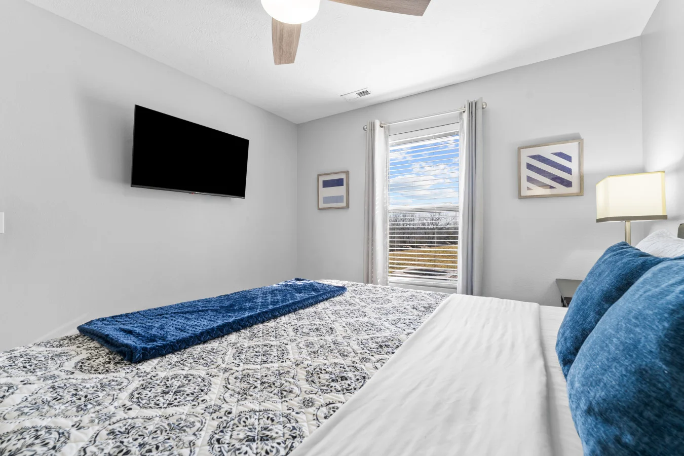 Serenity starts here. 🕊️ This bright bedroom is all about slow mornings and deep sleep. With a plush King bed and a quiet location away from the main hub, it’s a tranquil escape with the hallway bath just steps away
