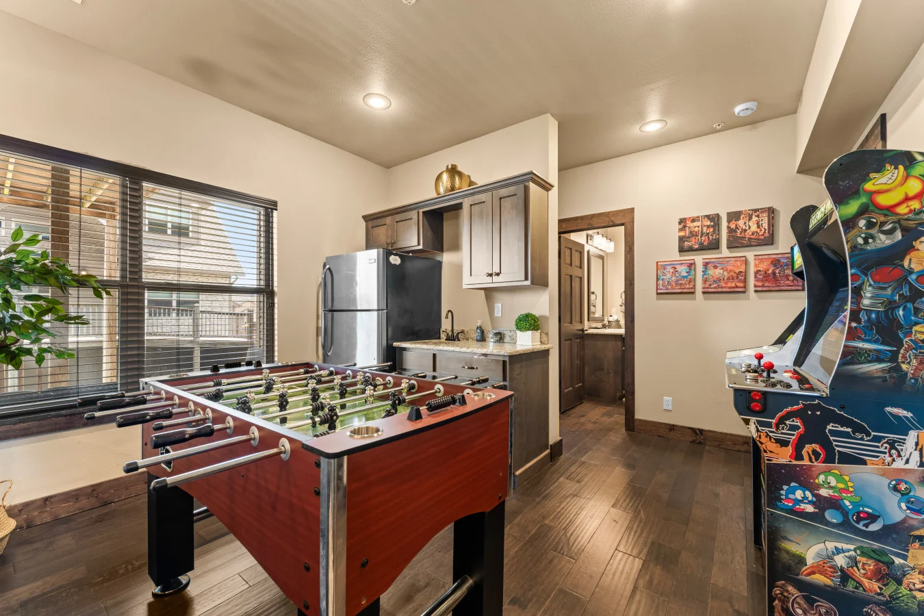 The ultimate hangout for the whole crew! From pool and ping pong to foosball and classic arcade games, this massive entertainment space ensures the fun never stops, rain or shine