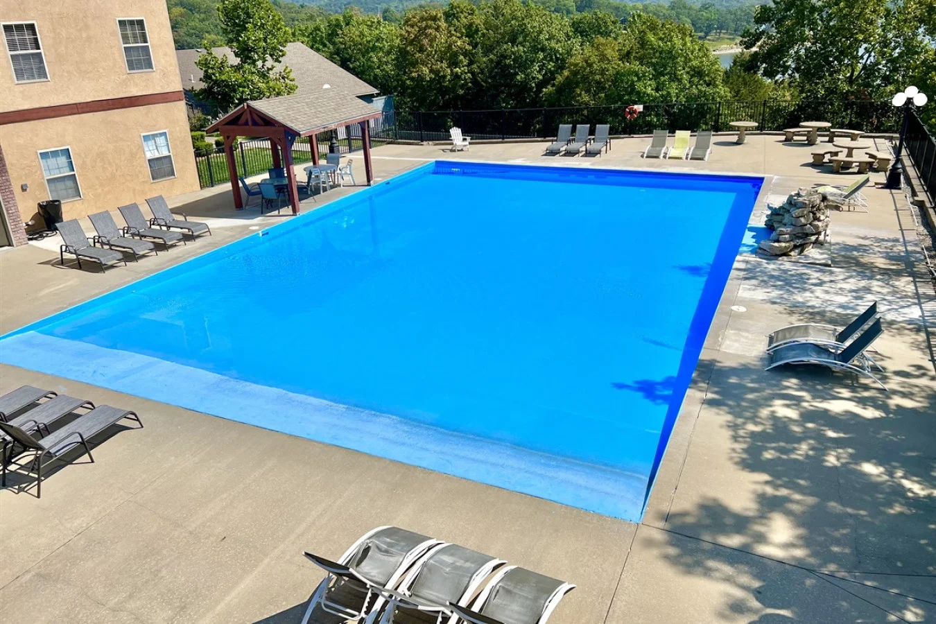 One of our favorite amenities—a zero-entry pool with stunning views of Table Rock Lake. Perfect for swimming, lounging, and soaking in the Ozark scenery.