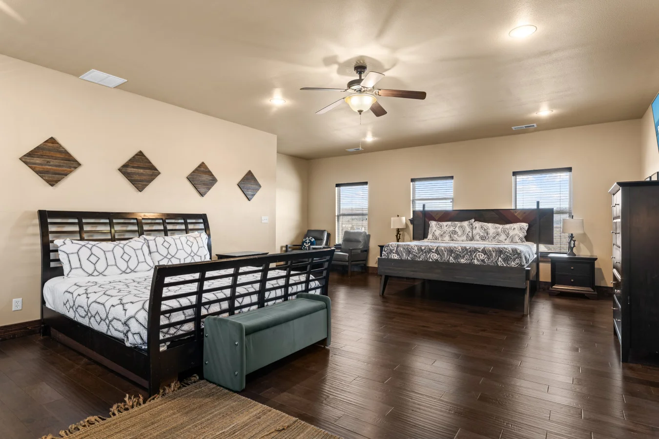 Who says you have to share? Enjoy the rare luxury of two King beds in one spacious room. Combined with a 55” screen, it’s the ultimate high-capacity retreat