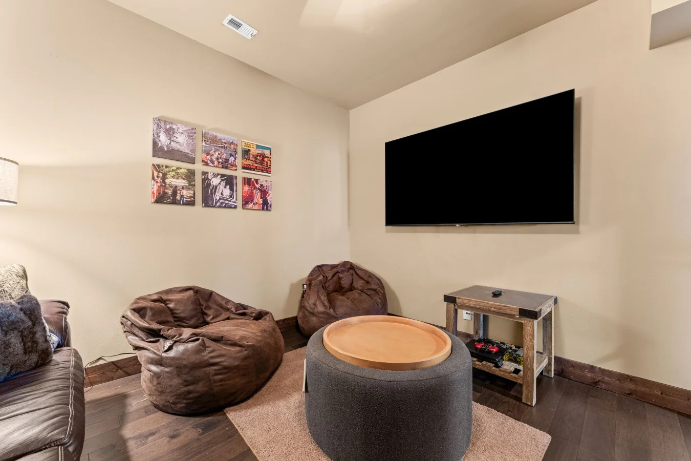The perfect spot for every age. From cinematic movie nights on the 75" TV to action-packed PS4 tournaments, this room offers the dedicated space your group needs to relax and play in style.
