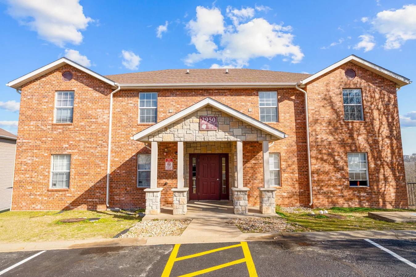 Peace and quiet, found right here. 🕊️ Tucked onto a gentle hillside between Table Rock and the Strip, our building offers a serene atmosphere that feels worlds away from the traffic. It’s a clean, safe, and beautifully maintained spot for your family’s ne