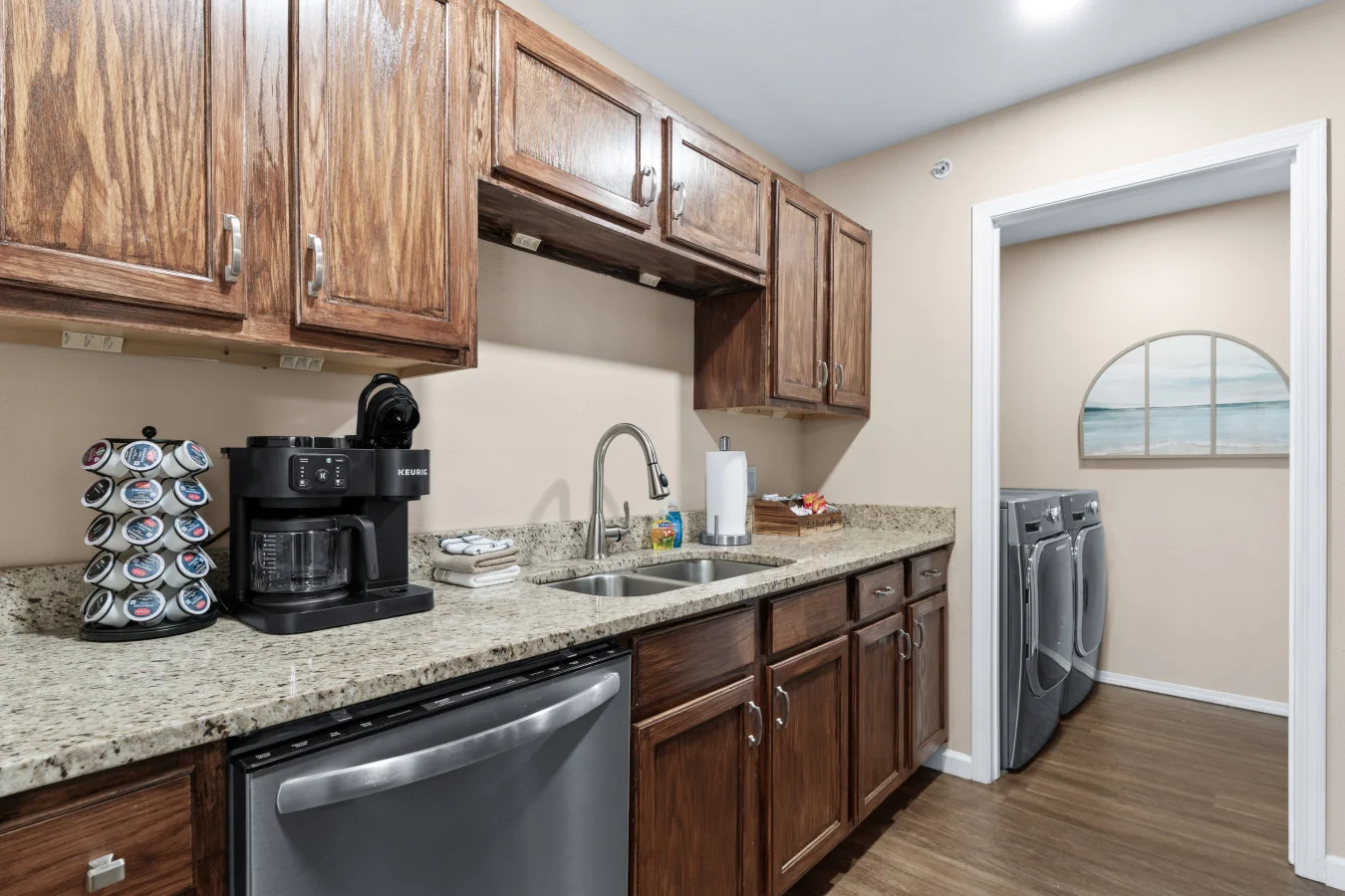 Morning light and absolute quiet. ☕️ Our modern kitchen is the perfect home base for a slow family breakfast. Fully equipped for easy meals, it's a peaceful space where you can enjoy each other's company before the day's fun.