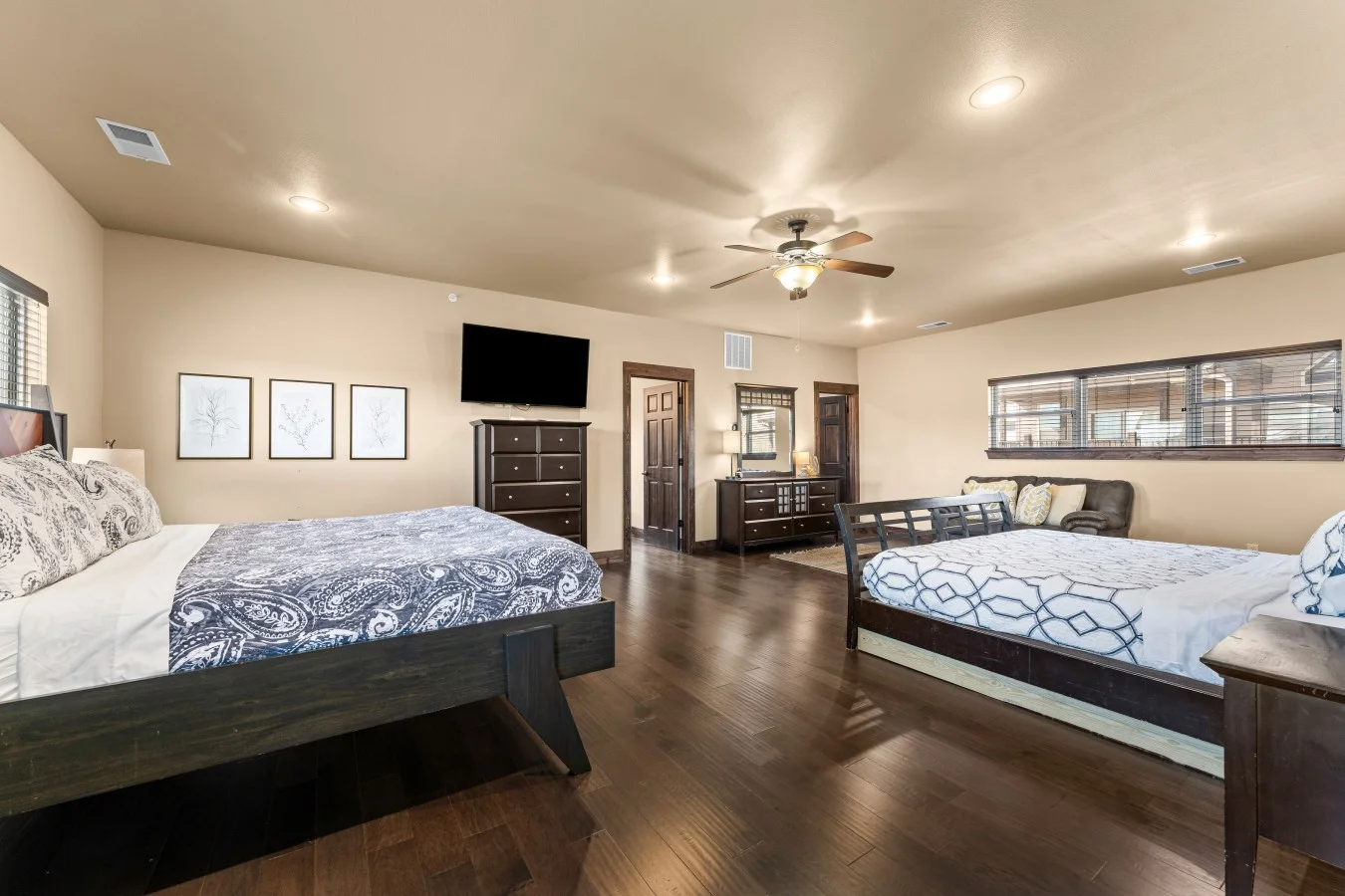 Who says you have to share? Enjoy the rare luxury of two King beds in one spacious room. Combined with a 55” screen, it’s the ultimate high-capacity retreat