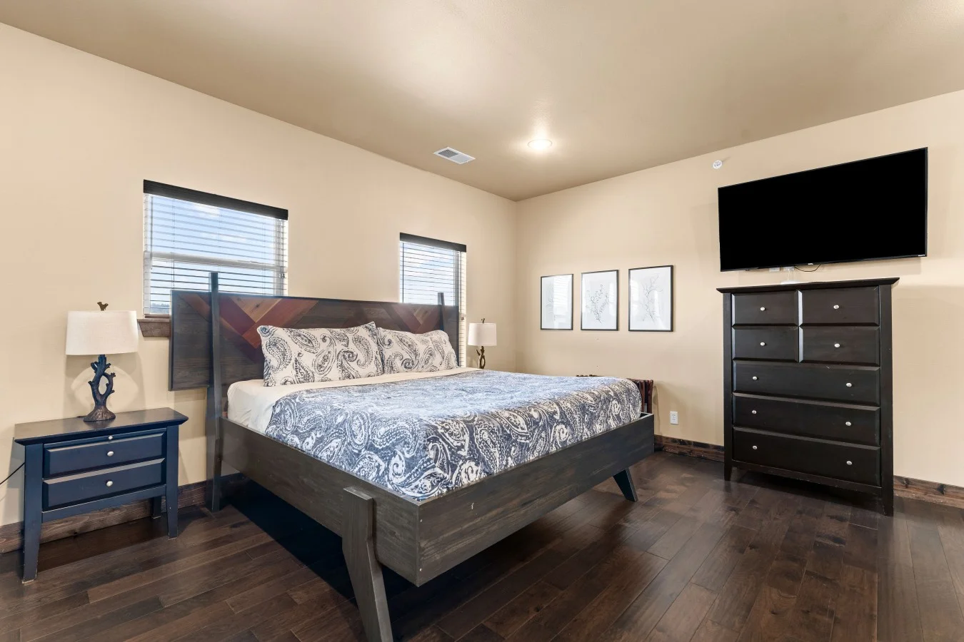 Who says you have to share? Enjoy the rare luxury of two King beds in one spacious room. Combined with a 55” screen, it’s the ultimate high-capacity retreat