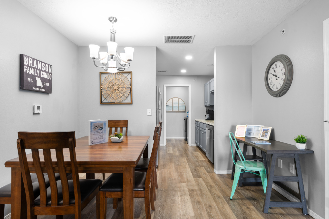 3 Bedroom 10 minutes from the Strip