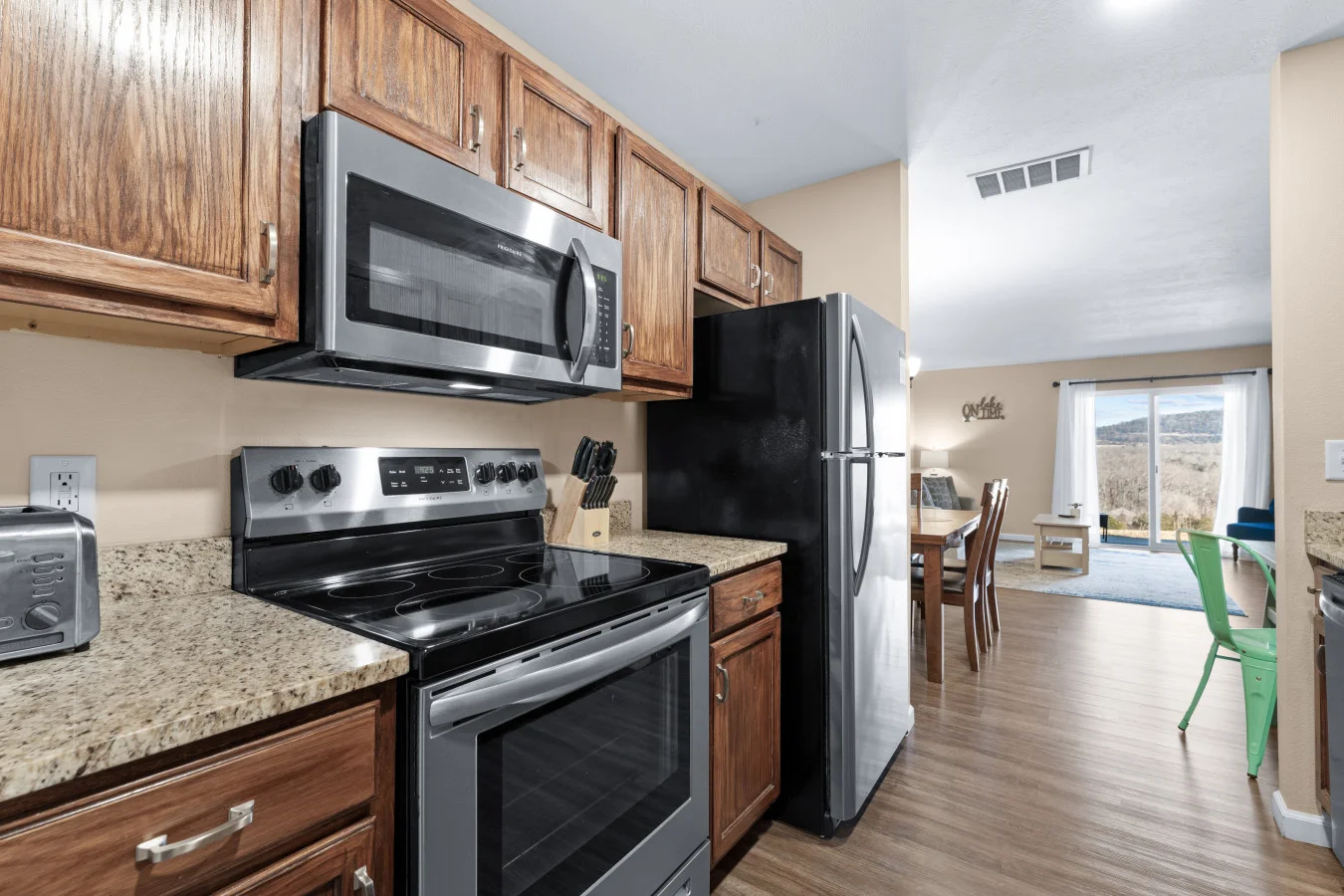 Morning light and absolute quiet. ☕️ Our modern kitchen is the perfect home base for a slow family breakfast. Fully equipped for easy meals, it's a peaceful space where you can enjoy each other's company before the day's fun.