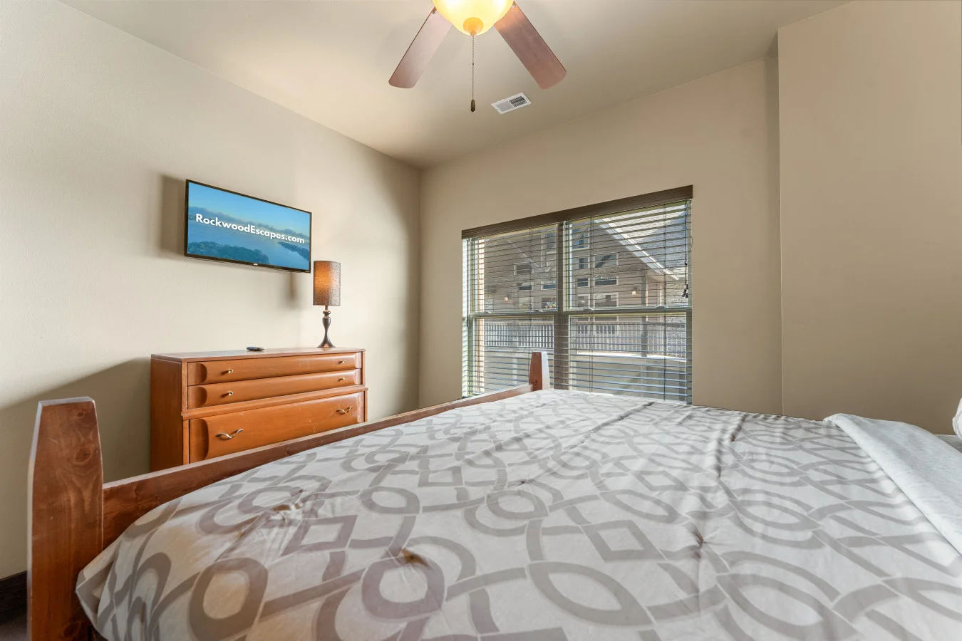 Wake up refreshed in your King bed, where morning light meets a calm, modern design—the perfect starting point for your Branson adventures.