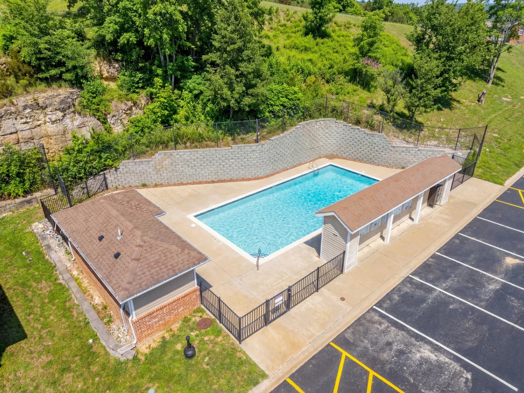 Side by Side Spacious Condos! Sleeps 16