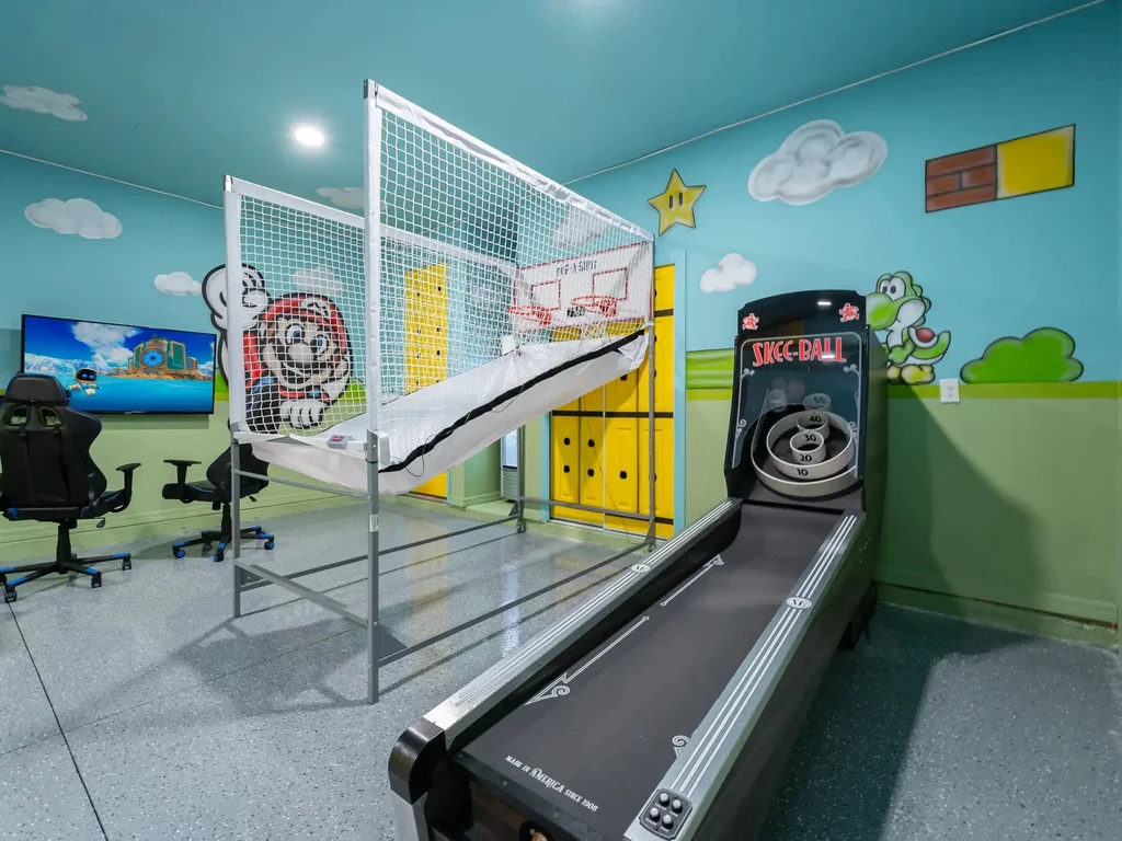 Spacious villa near Disney w/ game room & pool