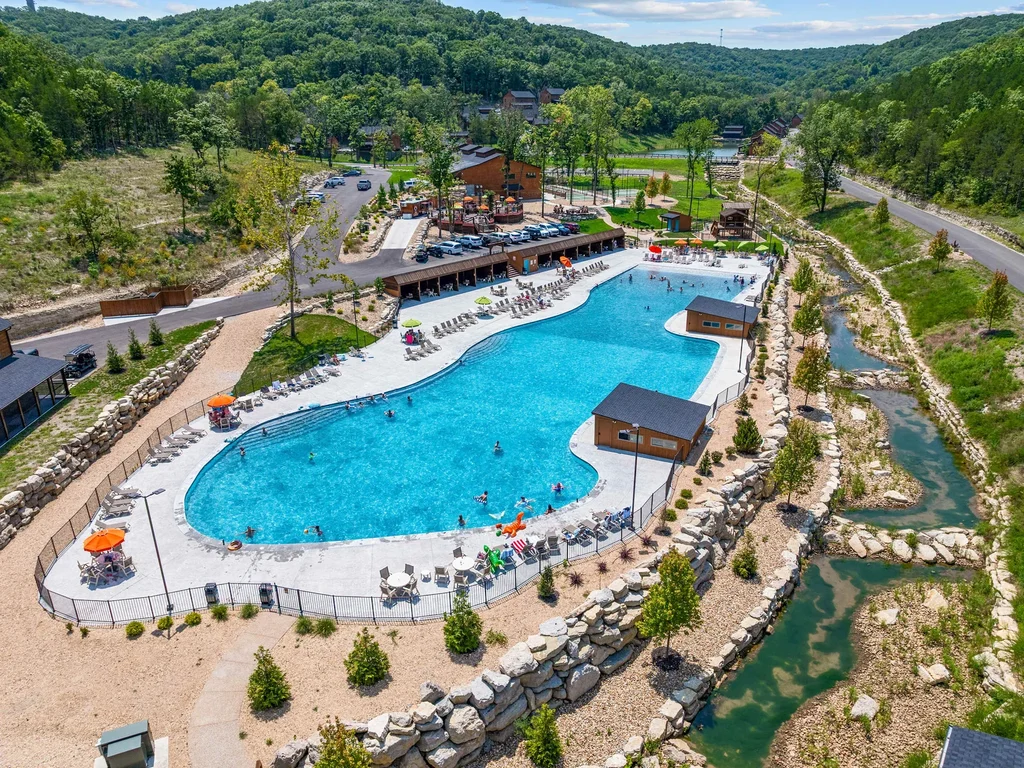 Luxury 4BR Cabin | Lazy River | Near Big Cedar