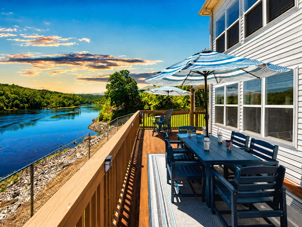 Fireside on the Lake – Cozy Condo & water views