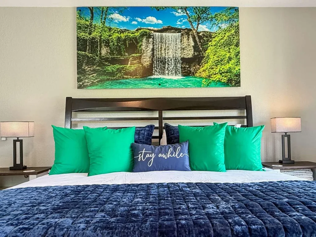 No stairs, clean peaceful secluded, close to strip