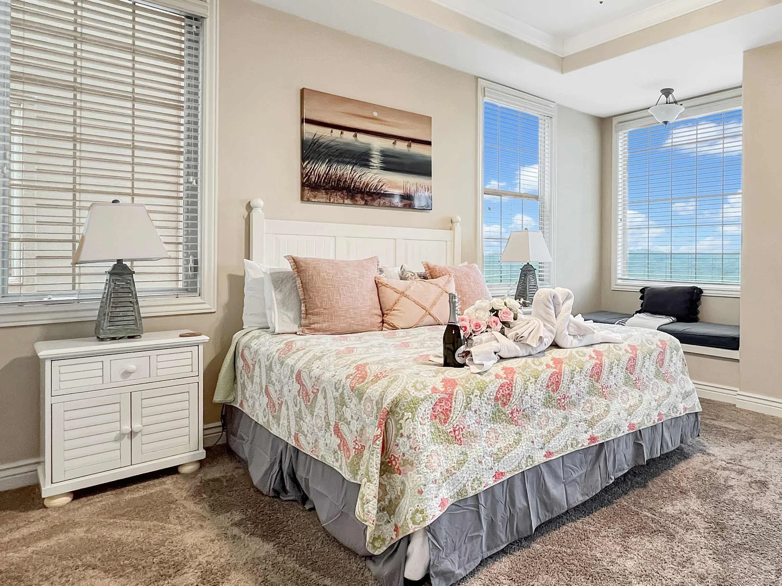 Spacious Group Condo – Gorgeous Retreat Minutes from SDC