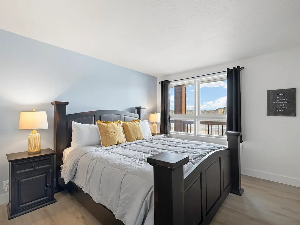 Cozy Condo Near The Landing
