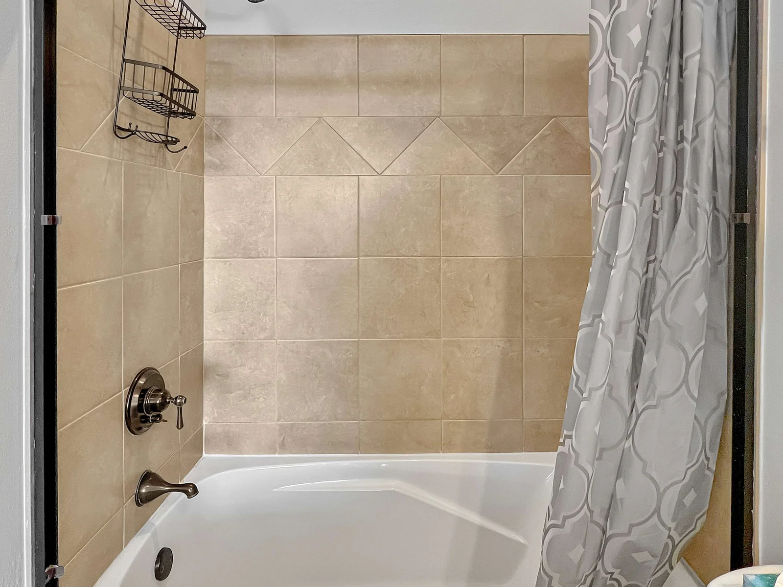 Heres a better look at tub and shower