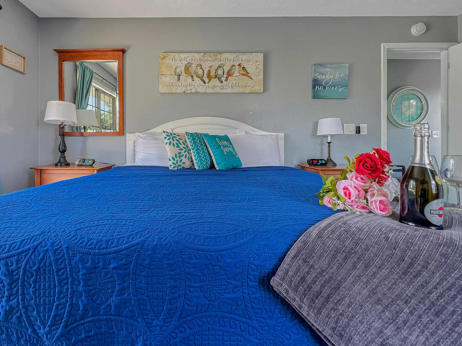 Comfy king size master bedroom