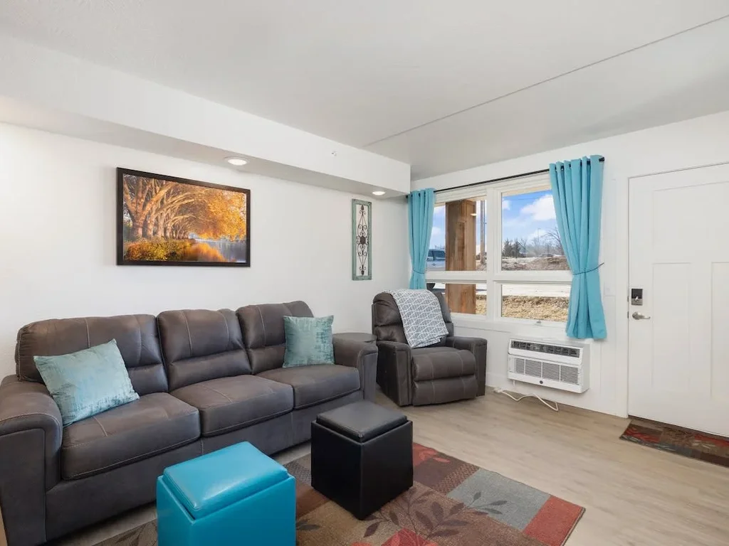 Condo W/No stairs | Near the Landing