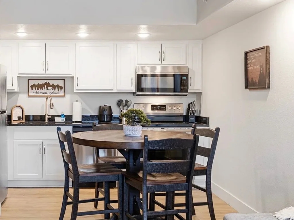 Step-Free Condo, Downtown Bound