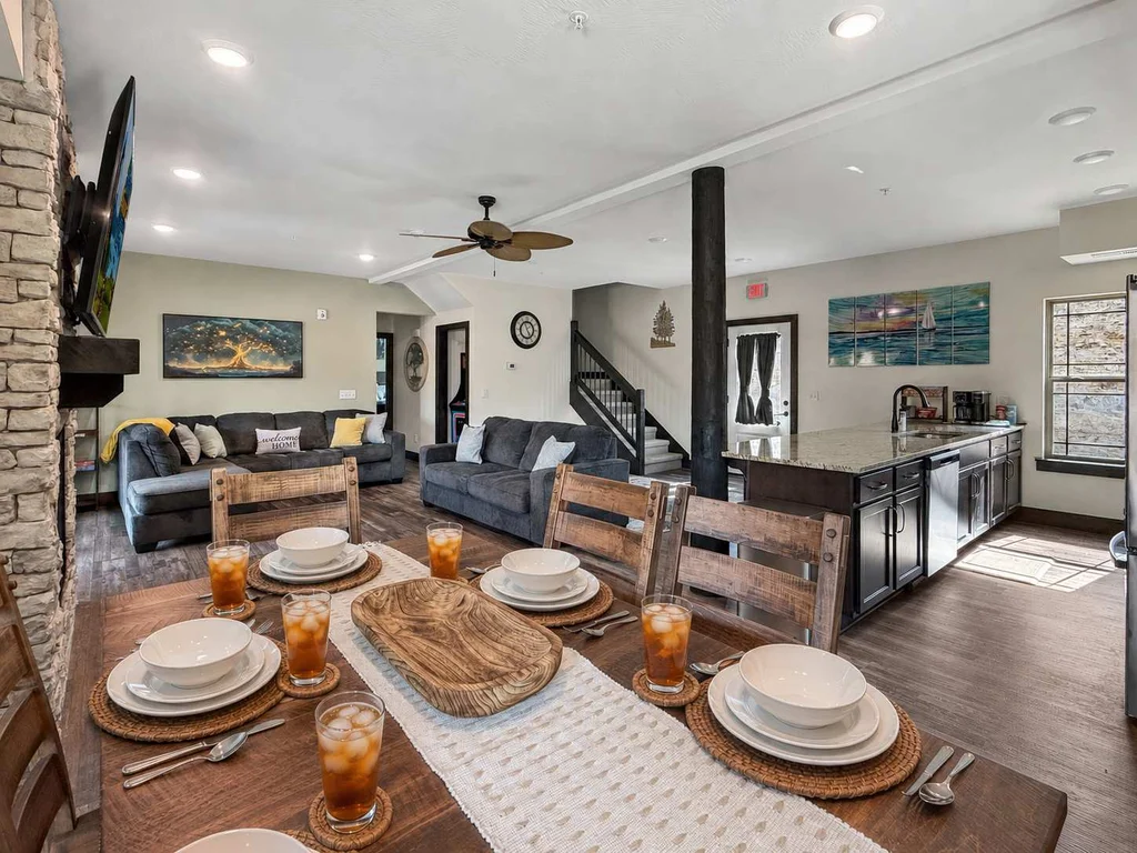 6 BR by the lazy river · 6 private baths