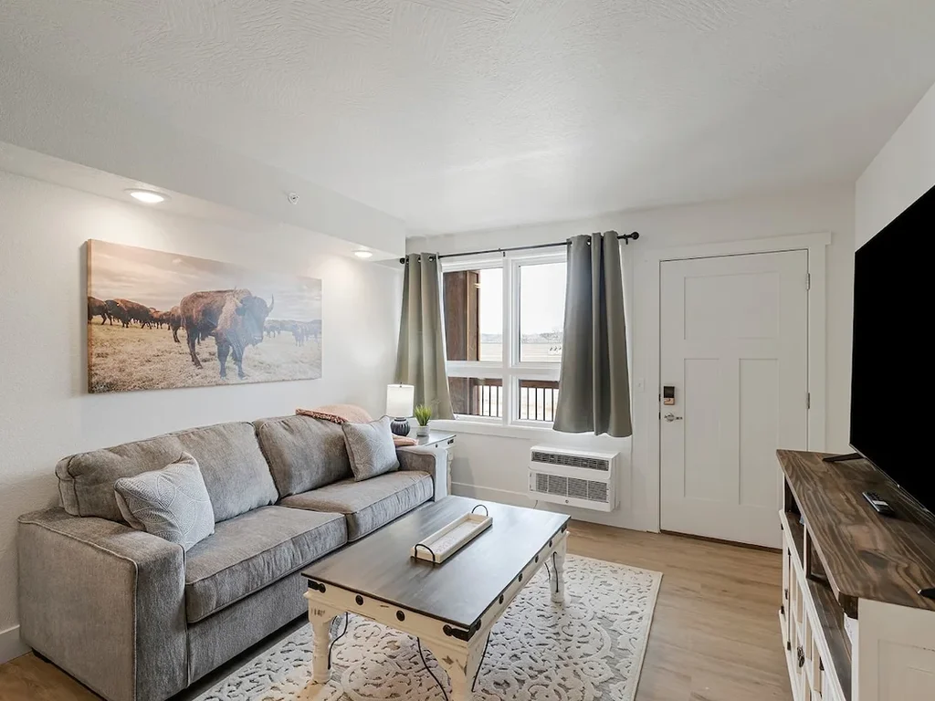 Central Condo – Short Walk to The Landing