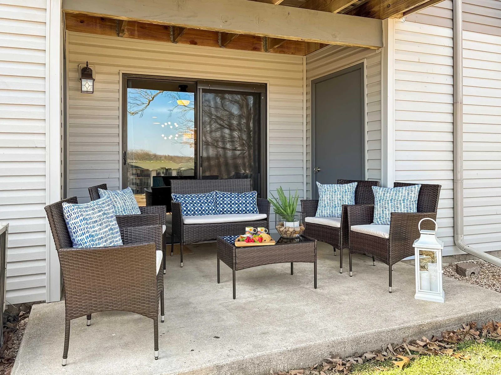 Head out to the patio, everyone's favorite spot. Here you’ll find covered seating for 6.