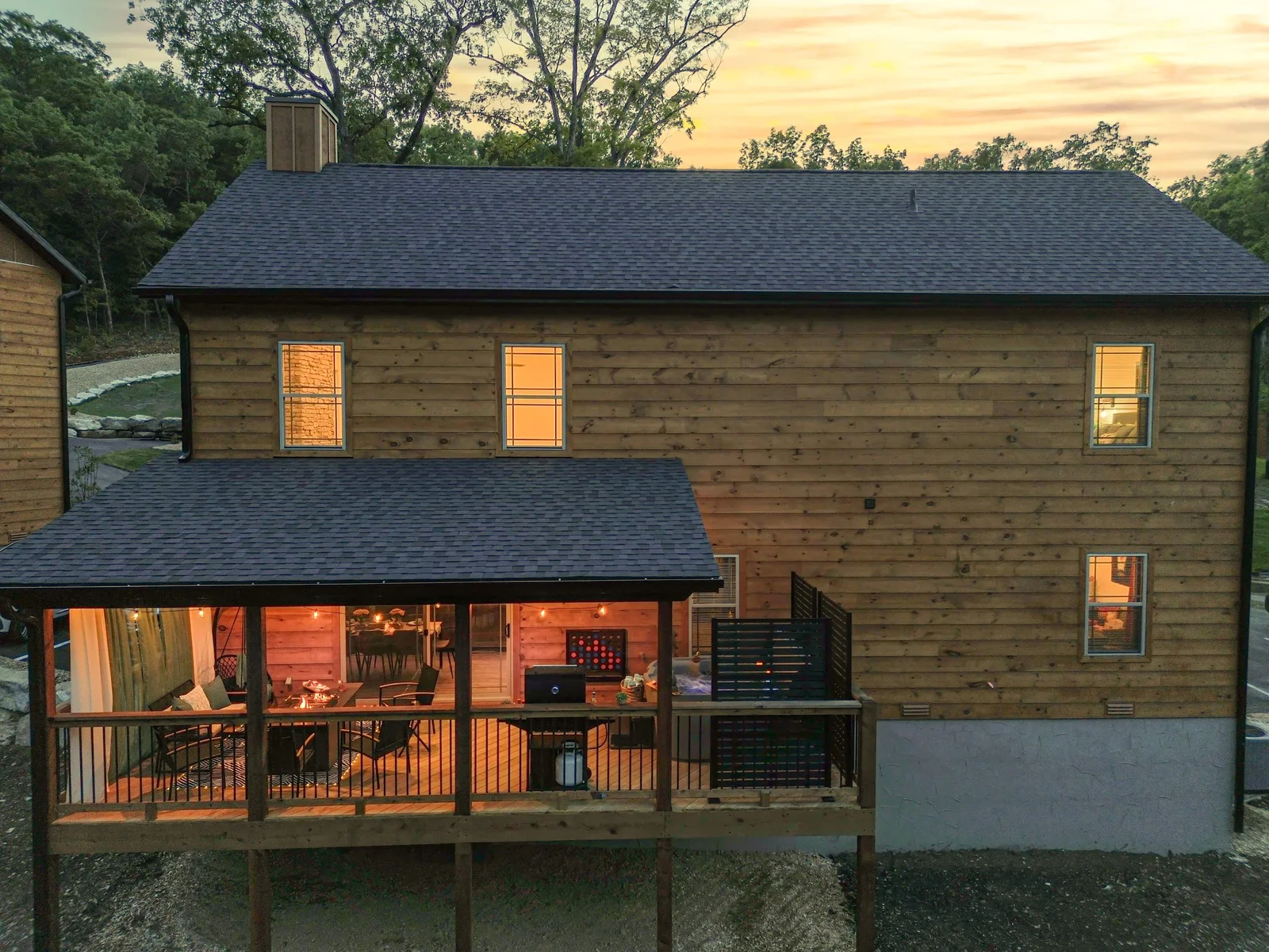 Whether you're stargazing from the hot tub or wrapped in a blanket with a glass of wine, the peaceful nighttime ambiance of Adventure’s Edge invites you to relax, reconnect, and revel in the beauty of the moment.