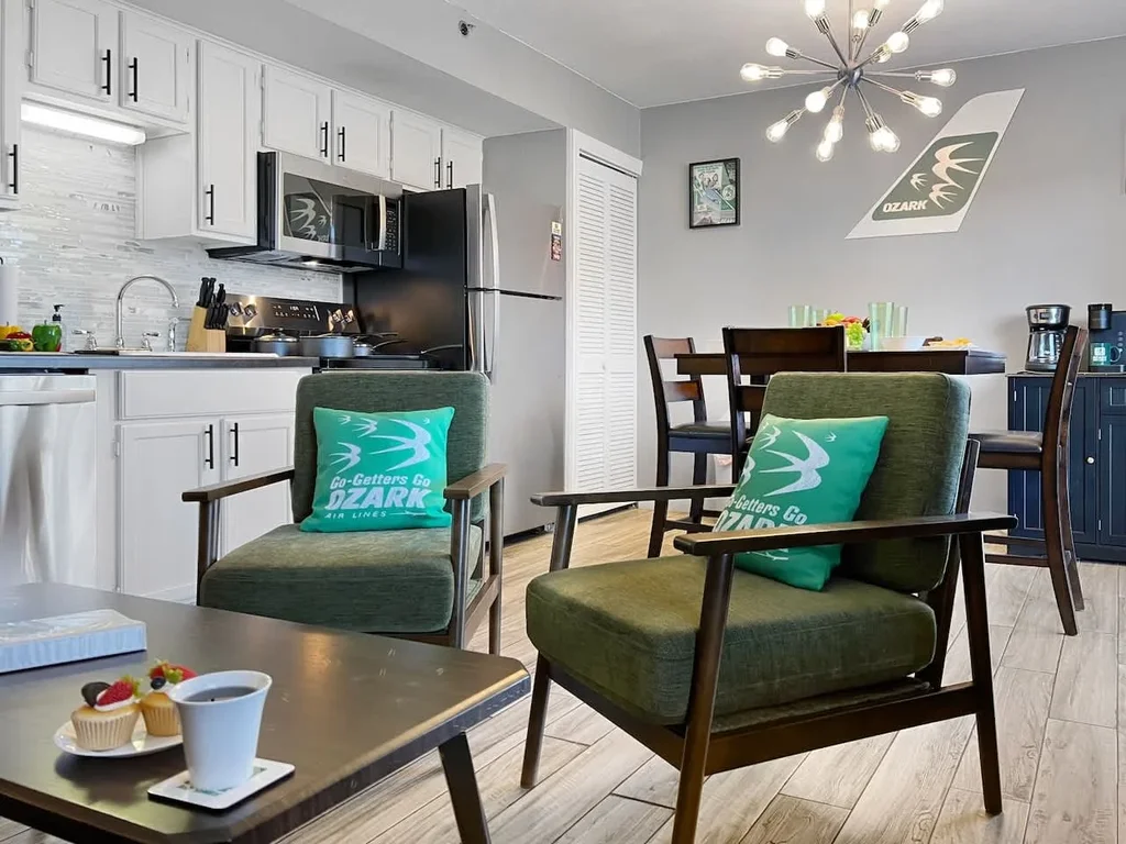Lakeview Condo Near SDC