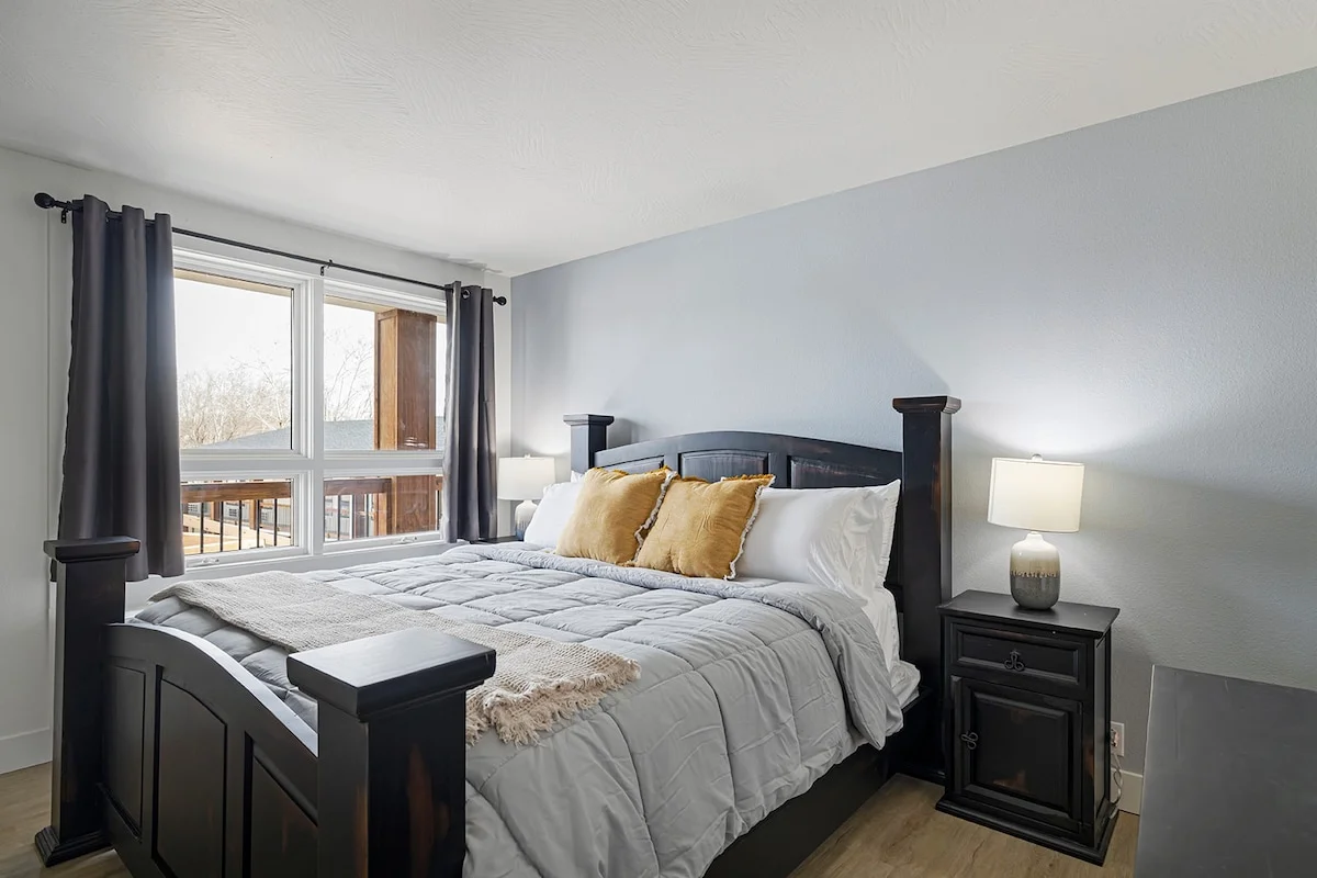 Central Condo – Short Walk to The Landing