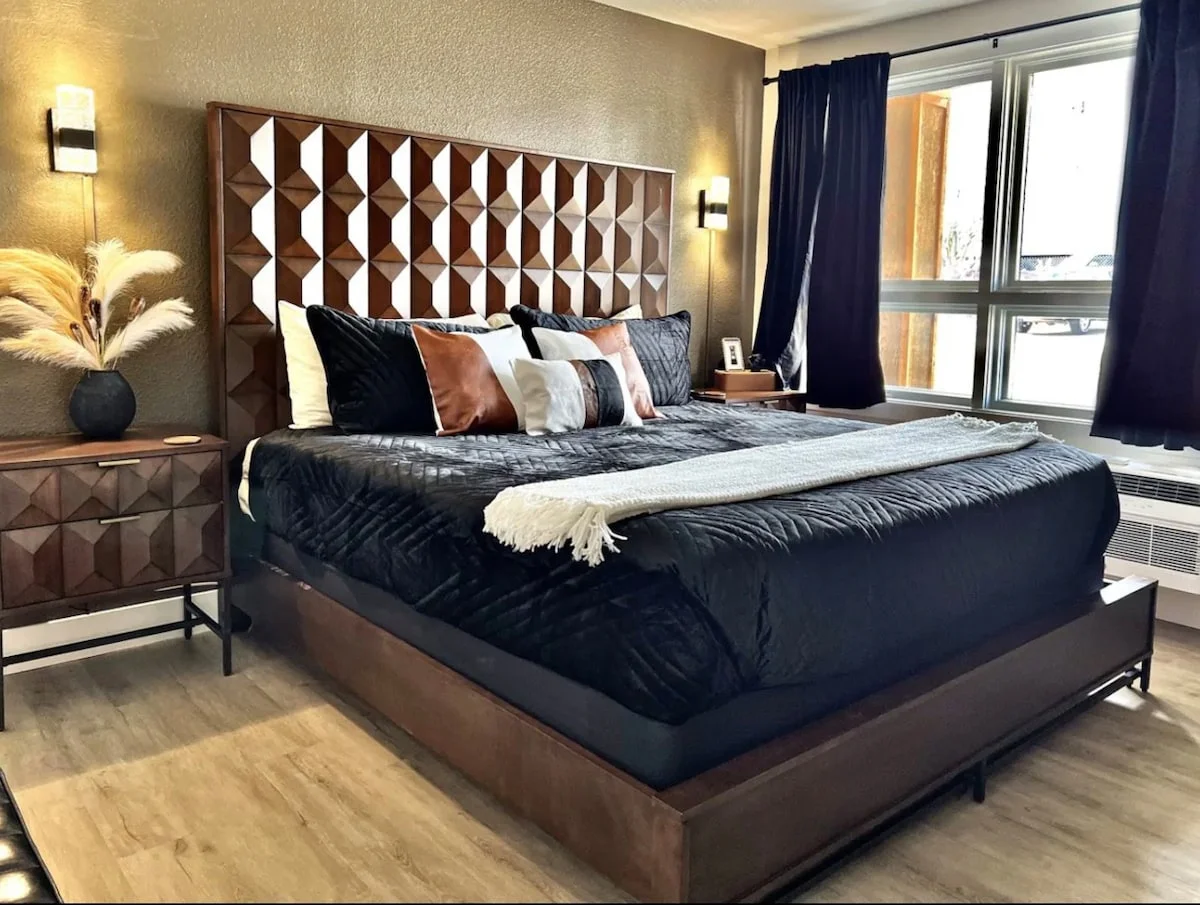 Beautiful comfy king bed