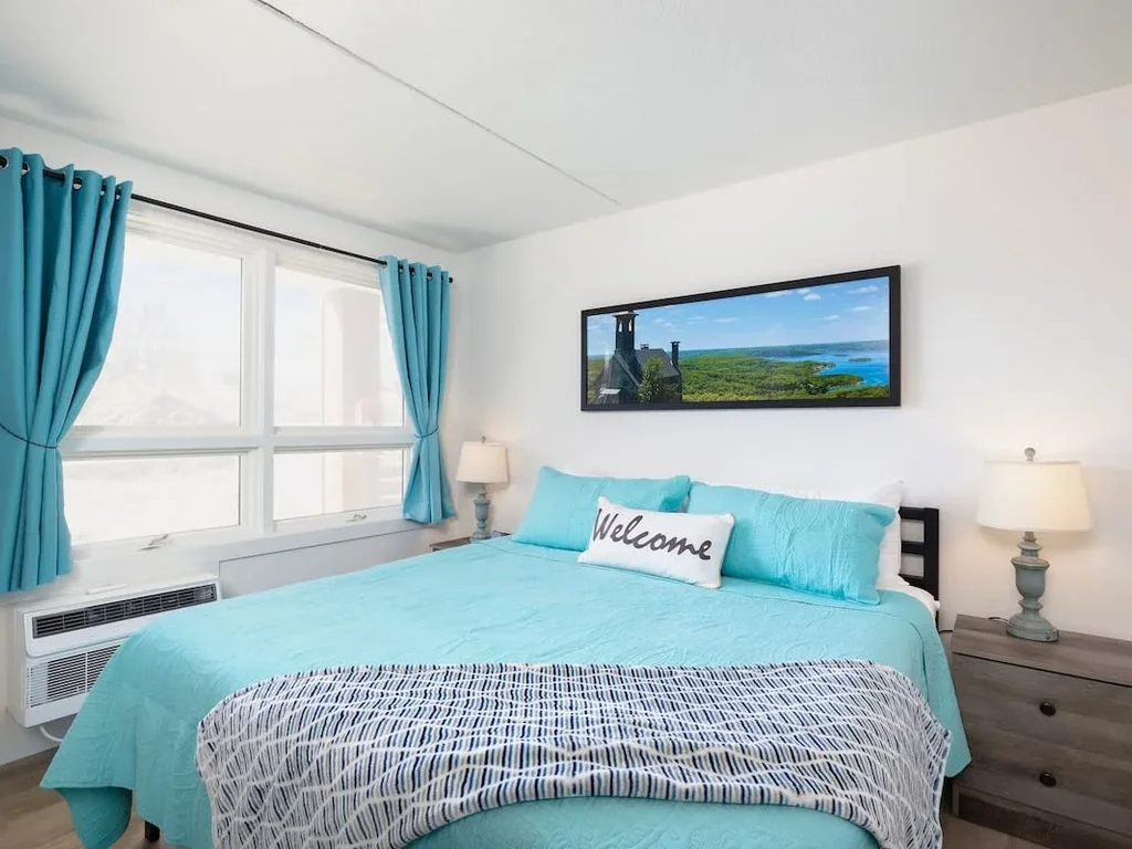 Condo W/No stairs | Near the Landing