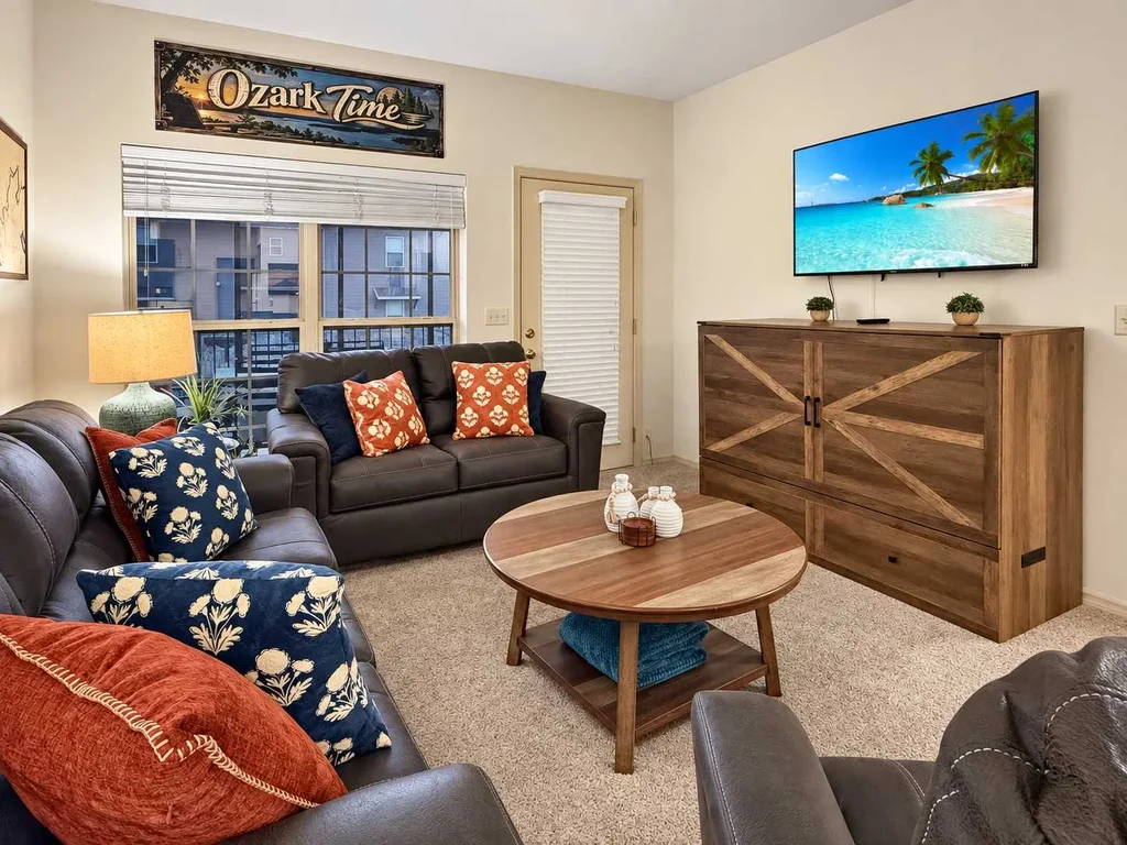 9 No Stairs, Near SDC, Pools, Fishing, Beautiful