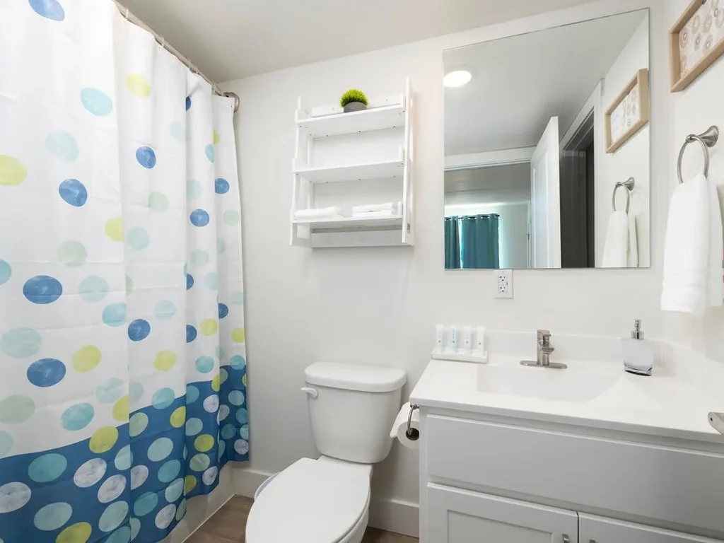 Condo W/No stairs | Near the Landing