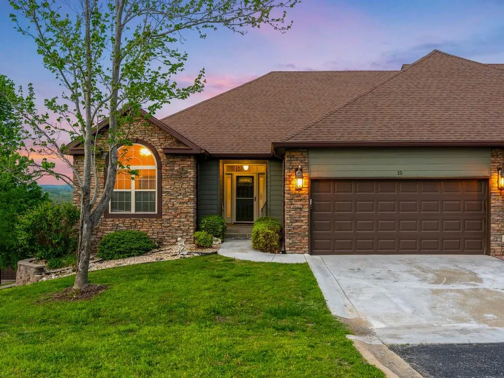 Scenic Home with Hottub & Gameroom