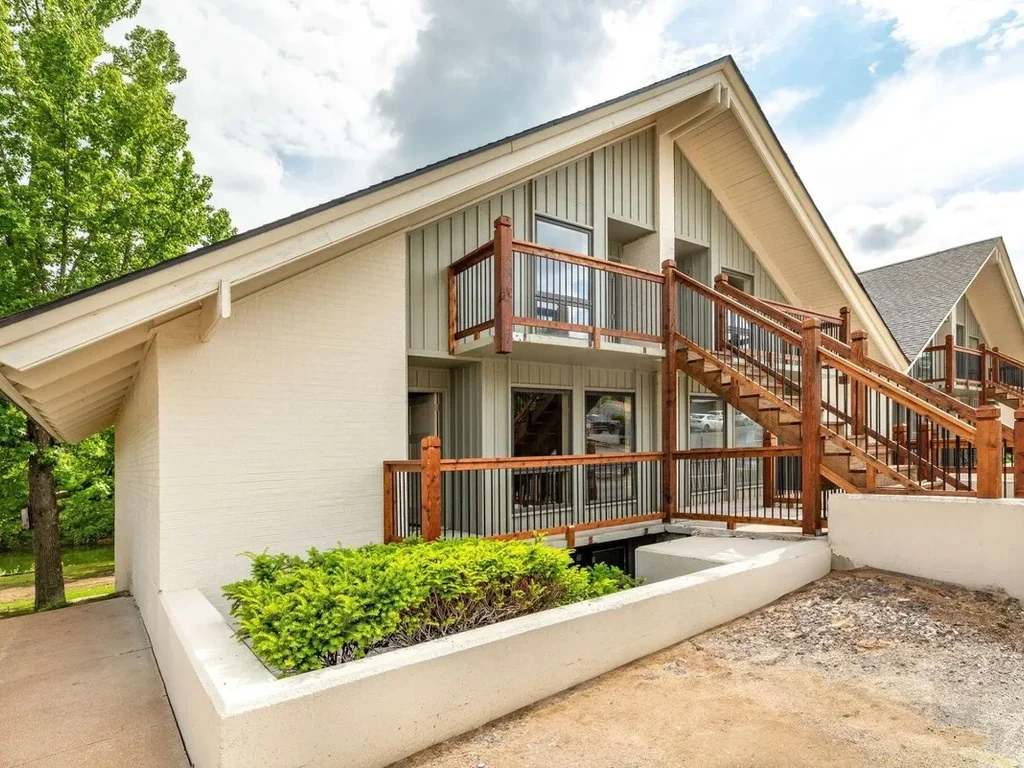 Cozy Modern Condo – Walk to Landing, Heart of Downtown