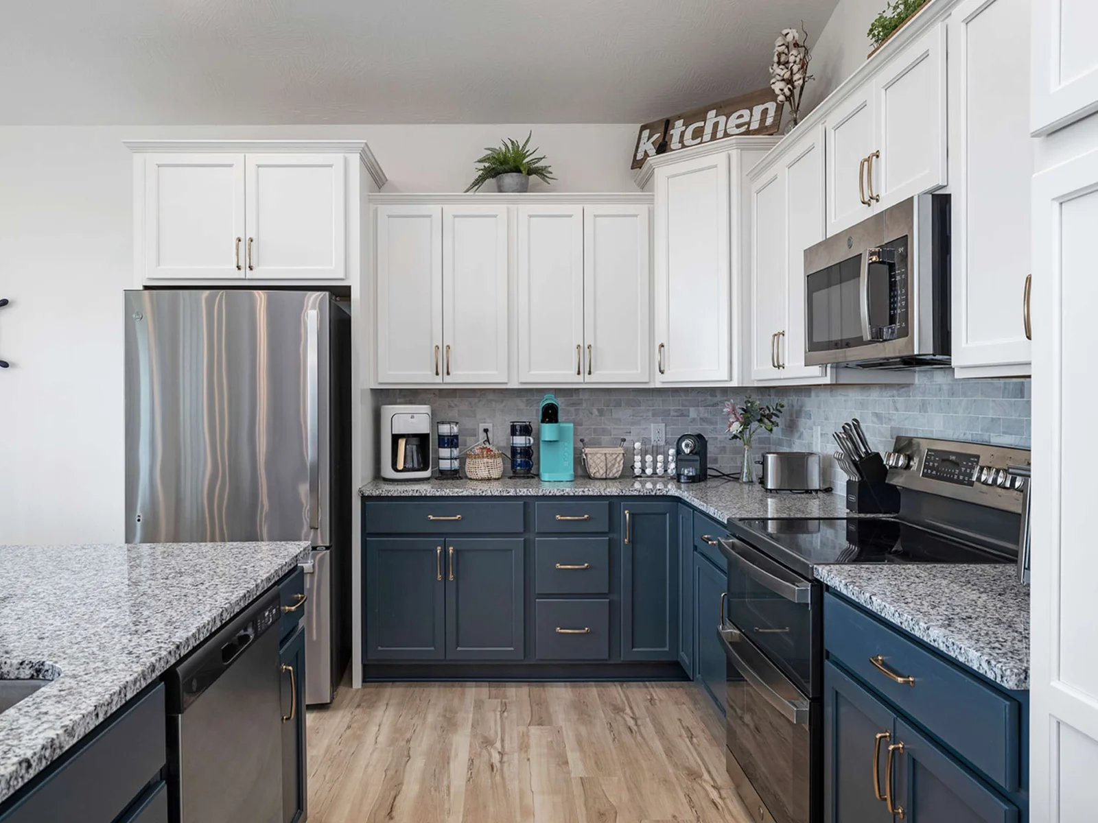 Wonderfully large and well equipped full kitchen for all of your cooking needs. Bring in a private chef for a day and he/she will love this kitchen