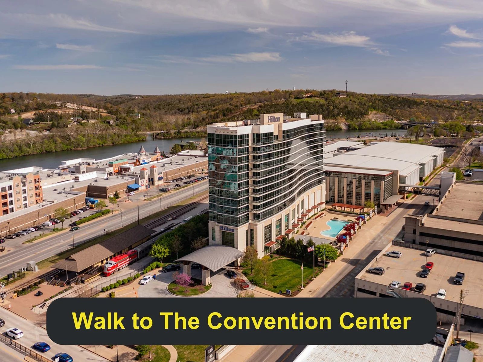 10 minute walk to convention center and The Landing