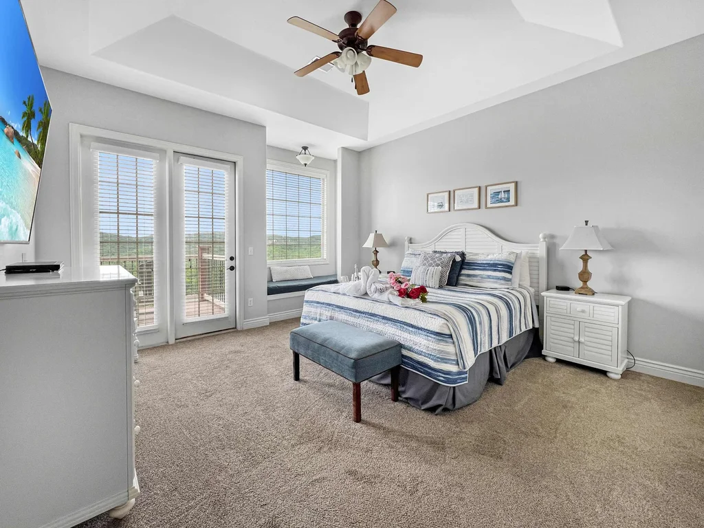 Boutique Comfort Condo -Near SDC