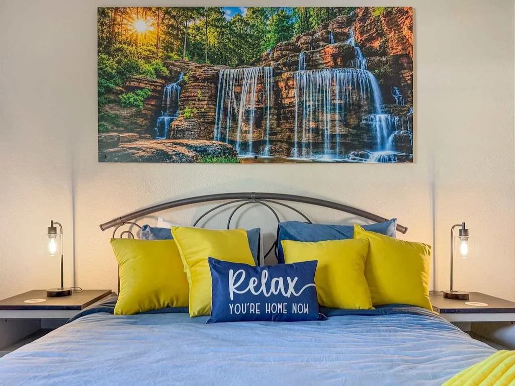 No stairs, clean peaceful secluded, close to strip