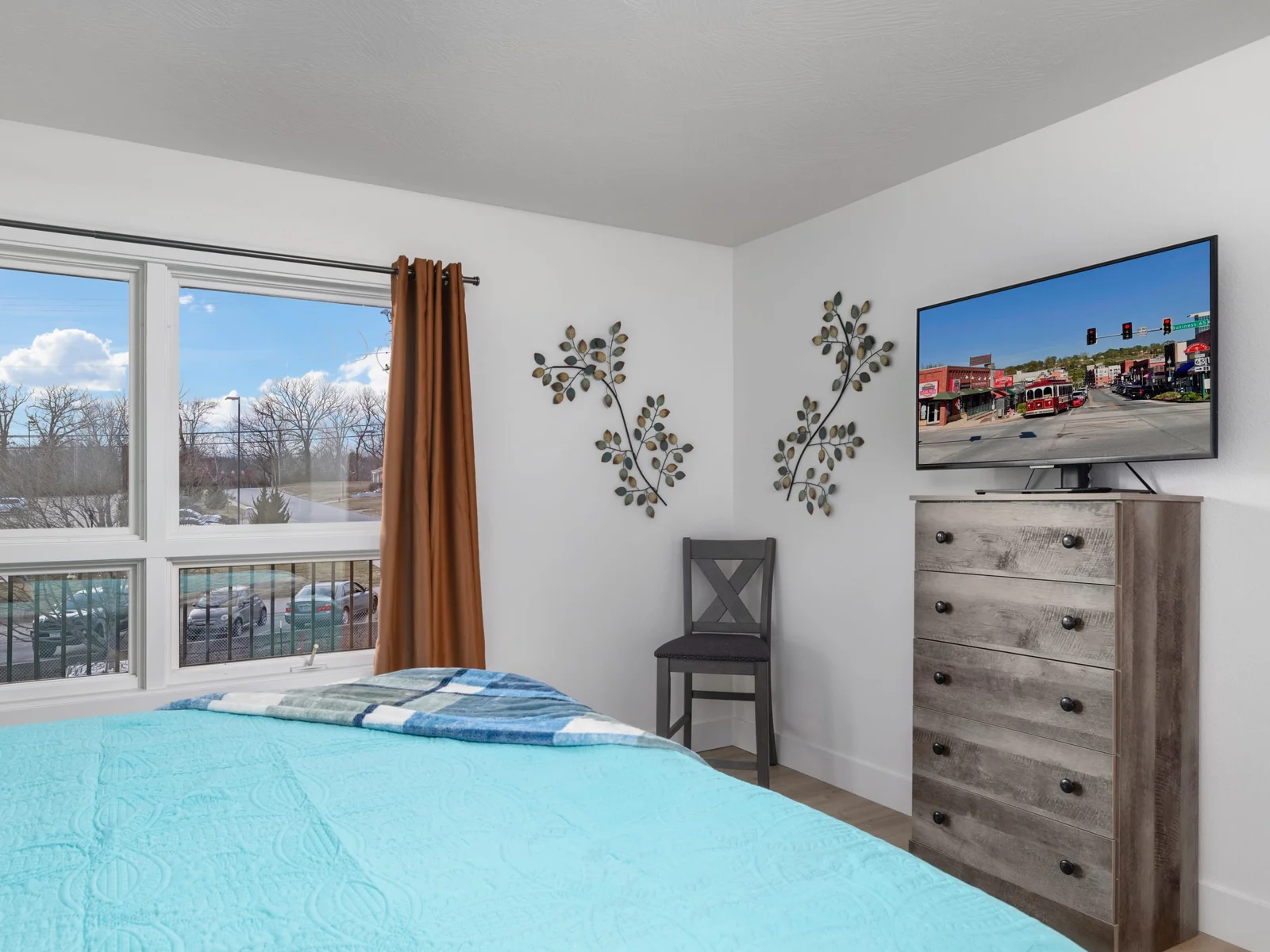 You’ll love the brand-new memory-foam mattresses on both king beds.
